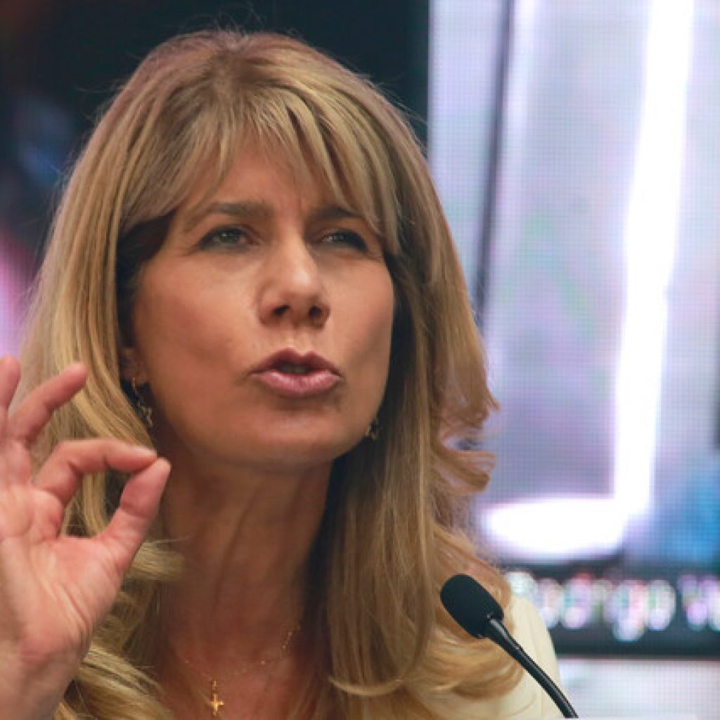 Senadora Rincón propone adelantar el pago del Bono por hijo