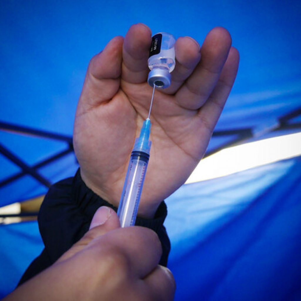 Chile alcanza los 4,1 millones de personas vacunadas contra el COVID-19