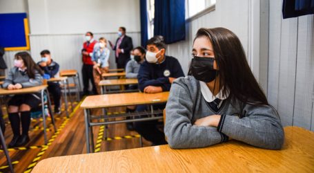 Perú postergará clases presenciales ante eventual tercera ola de COVID-19