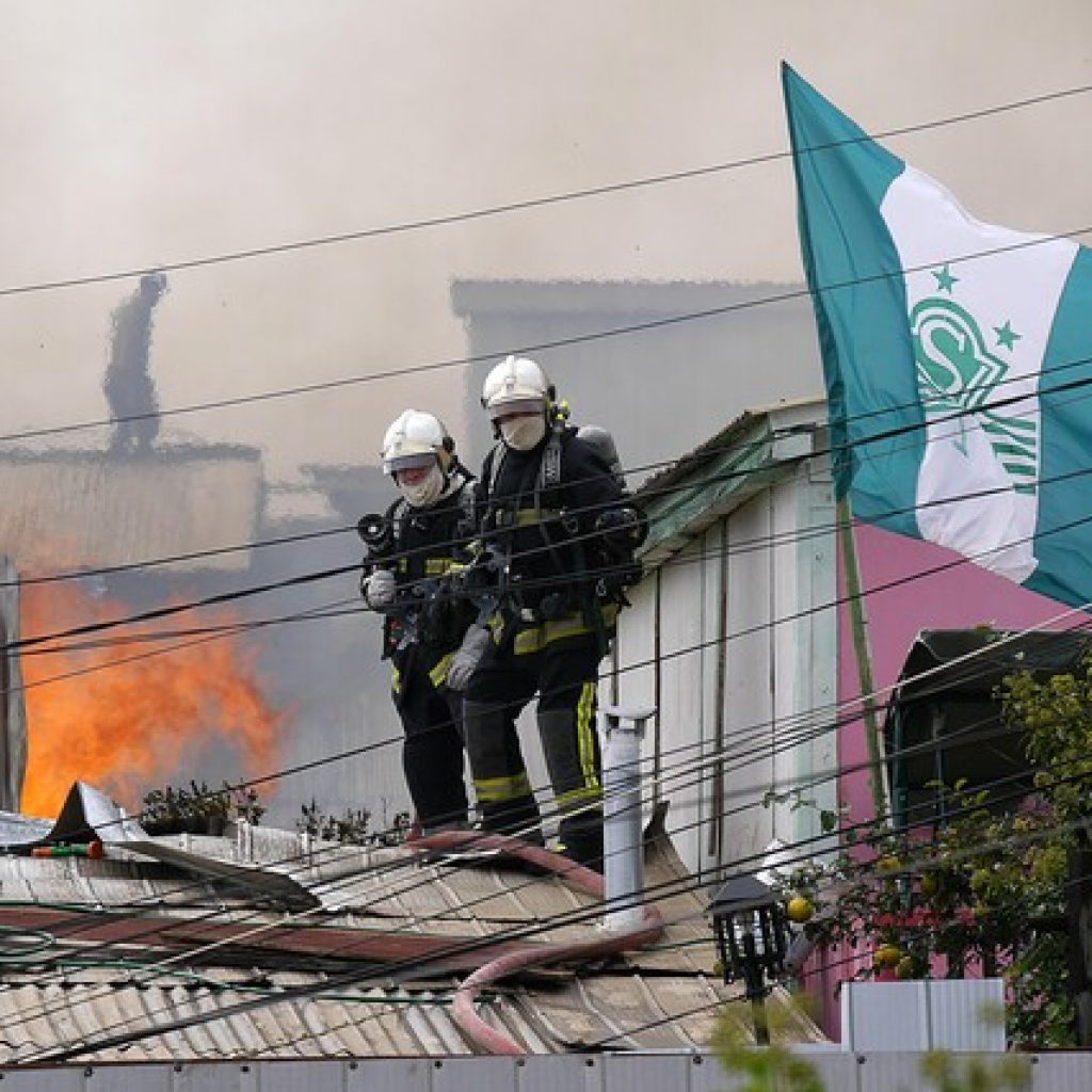 Valparaíso: 5 viviendas fueron afectadas por incendio en el cerro Rocuant