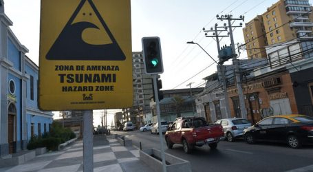 Ministro Delgado encabezó COE en la Onemi por alerta de tsunami menor