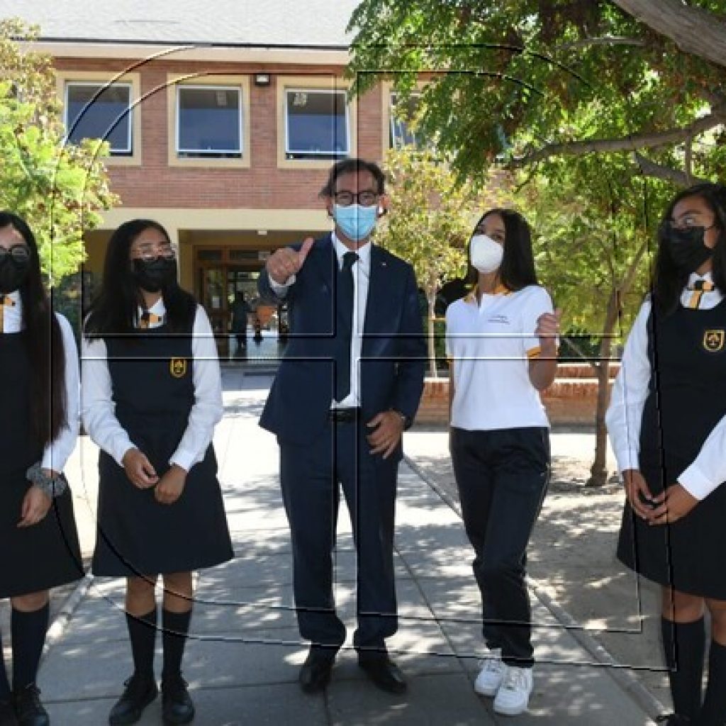 Figueroa visitó colegio técnico de mujeres en el Día Internacional de la Mujer