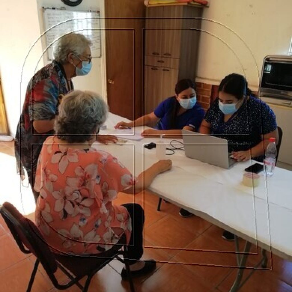 Implementan vacunatorios móviles COVID-19 en Estación Central