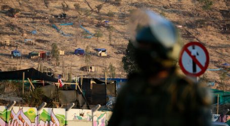 Carabineros llegó este miércoles a desalojar toma en el cerro Renca