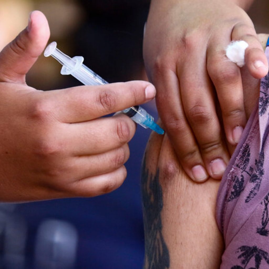 Personas vacunadas contra el COVID-19 en Chile suman 5.642.004