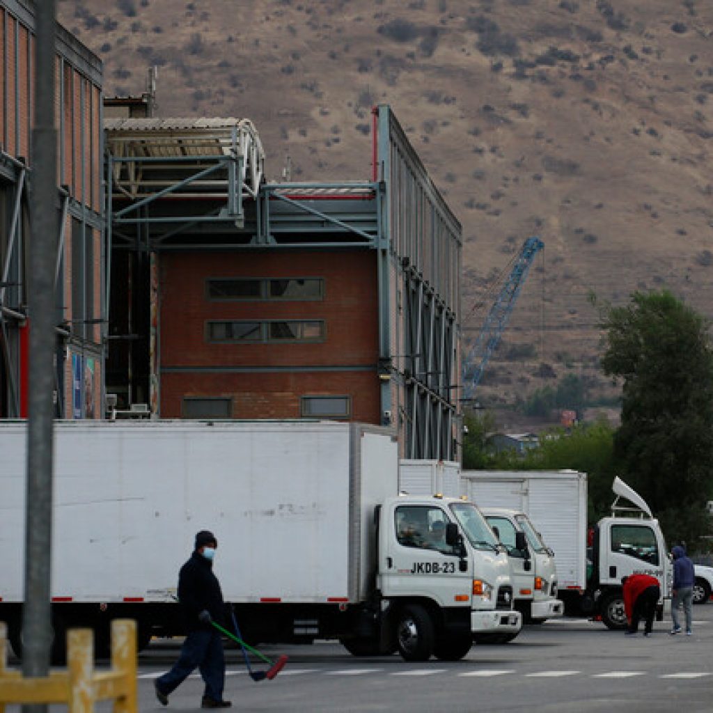 Investigan millonario robo en tiendas del Easton Outlet de Quilicura