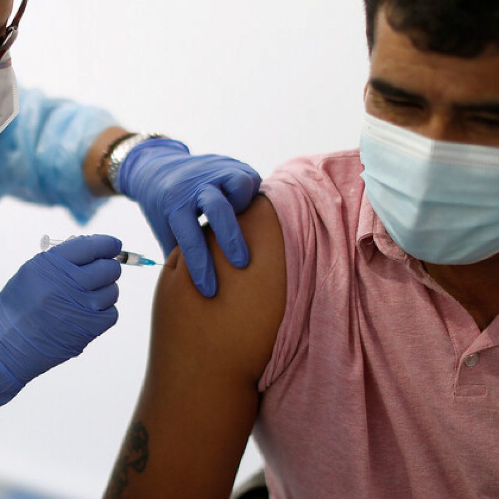Personas vacunadas en Chile contra el Covid-19 suman 5.175.039