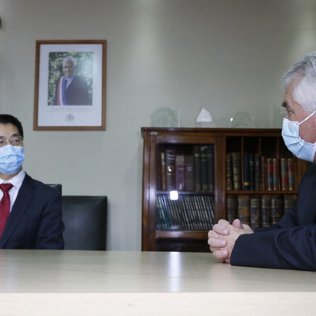 Paris se reúne con embajador chino para reforzar la lucha contra la pandemia