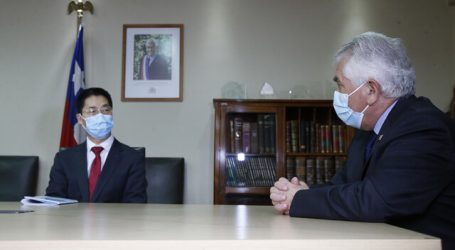 Paris se reúne con embajador chino para reforzar la lucha contra la pandemia