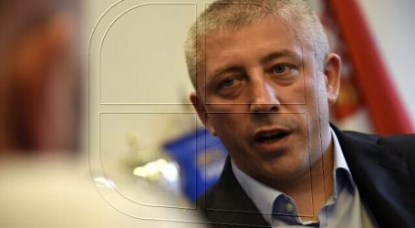 Presidente del fútbol serbio renuncia tras ser investigado por crimen organizado