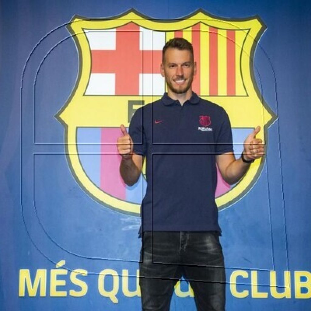 Neto es baja indefinida en el FC Barcelona por un esguince de tobillo