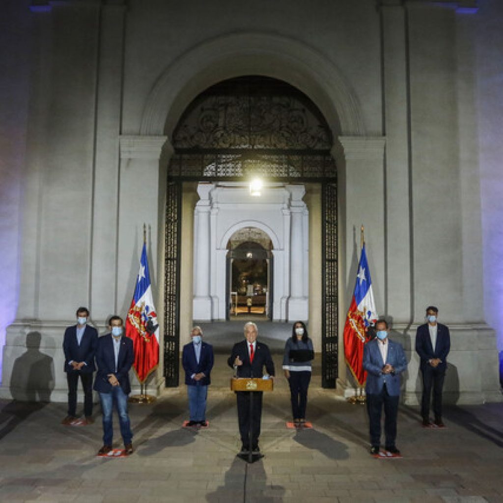 Piñera anuncia proyecto para postergación de las elecciones para mayo