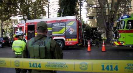 Bomberos concurre a edificio en Providencia por emergencia química