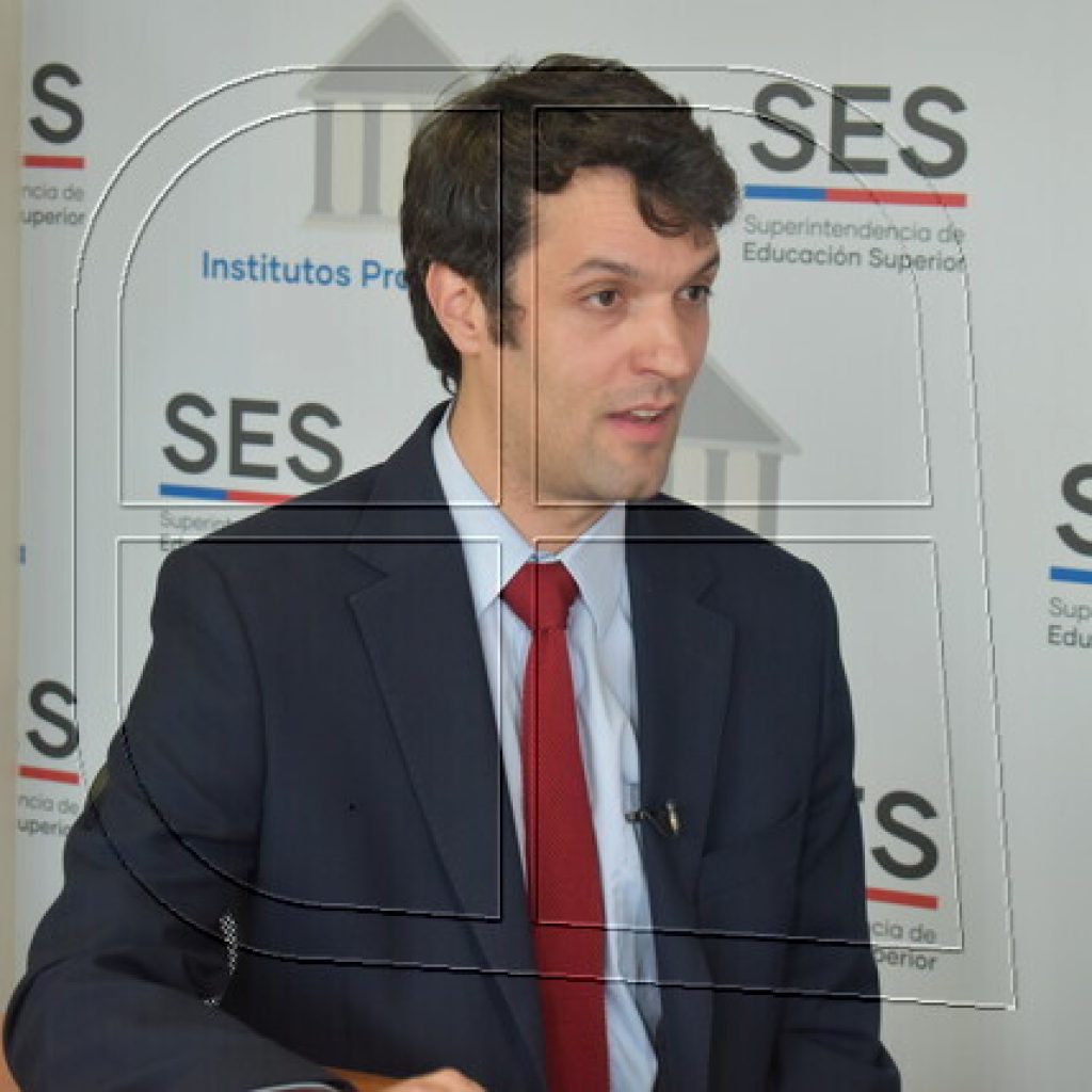 SES solicita al MINEDUC el cierre de la Universidad La República