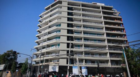 Un trabajador lesionado deja caída de batea con materiales desde grúa