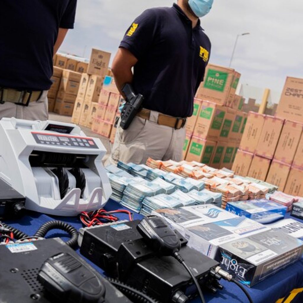Arica: PDI detiene a 6 personas e incauta millonario contrabando de cigarrillos