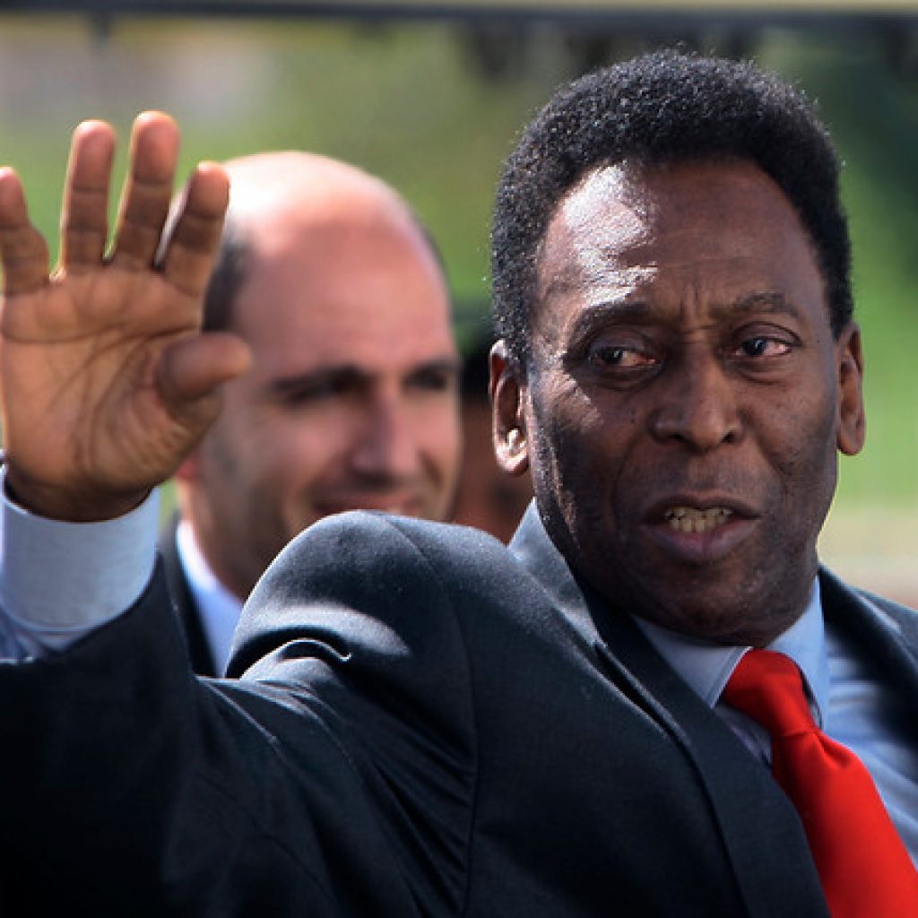 Pelé, tras ser vacunado: "Es un día inolvidable"