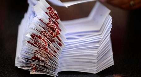 Proyecto que permite elecciones de abril en dos días pasa a Comisión Mixta