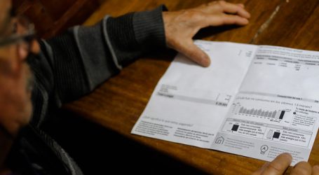 Senadores de oposición buscan prorrogar ley de servicios básicos