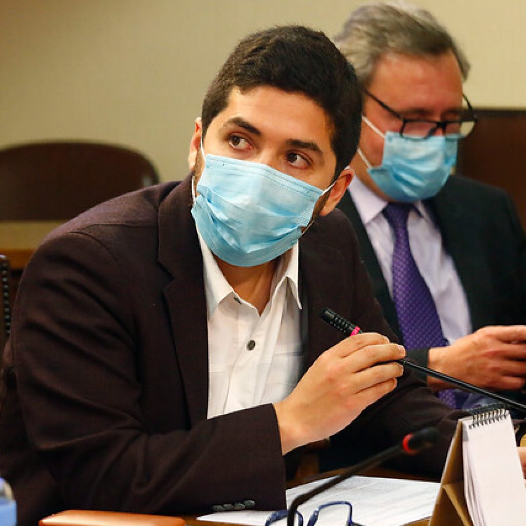 Santana planteó ampliar a todas las edades la vacunación contra el Covid-19