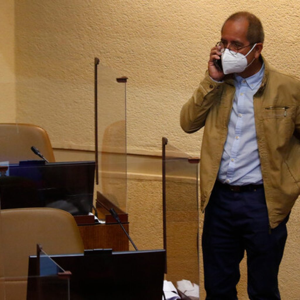 Moraga critica aprobación de aplazamiento de elecciones sin medidas anexas