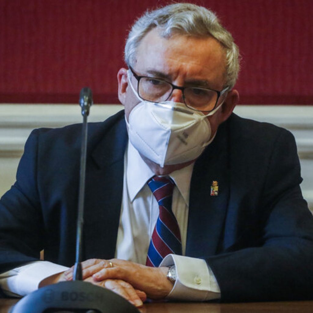 Rector de la U. de Chile se refirió a relación con nuevos dueños de Azul Azul