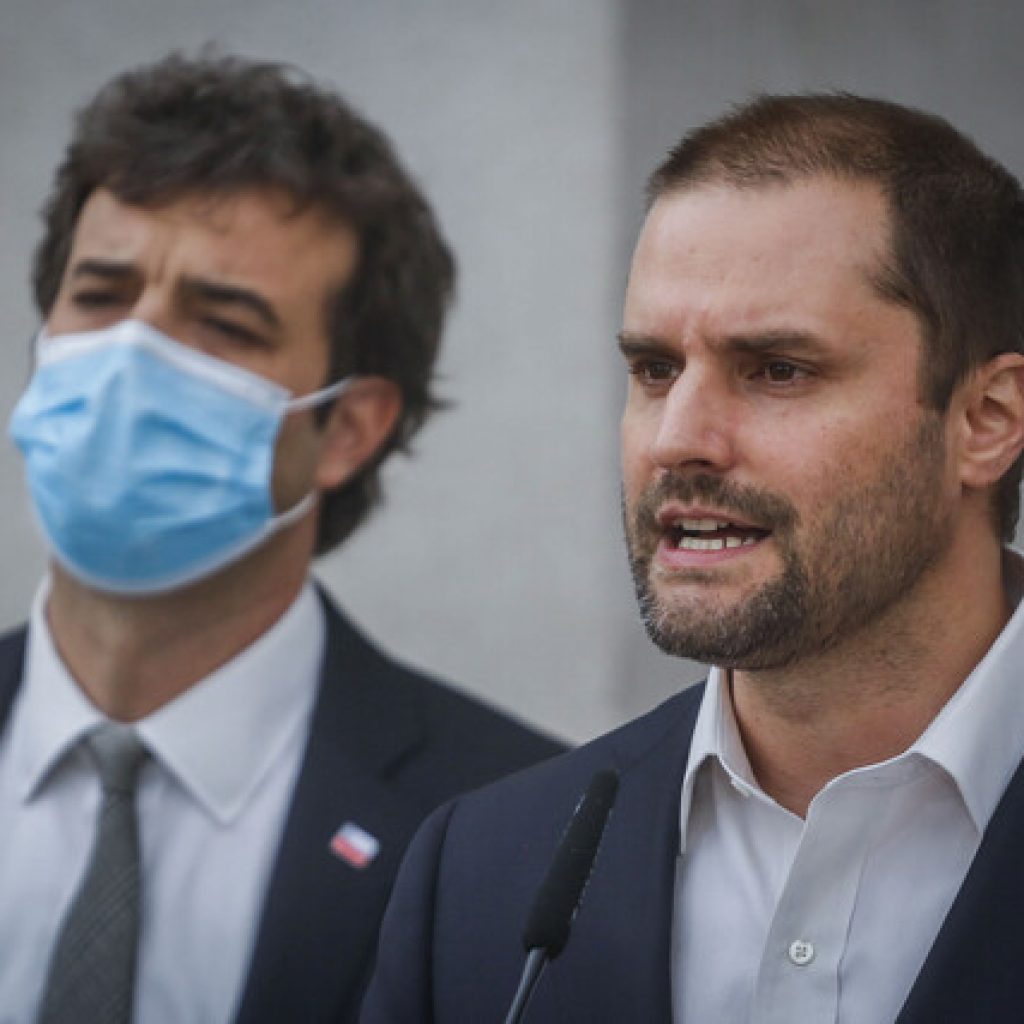 Gobierno afirma que acusación contra Piñera sería "una jugarreta política"