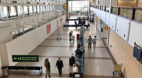 Reportaron largas filas en el Aeropuerto de Santiago