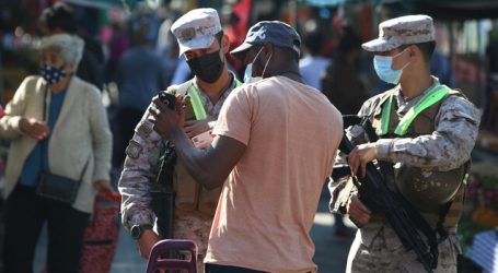 Intendente Guevara encabezó fiscalización en feria libre de Santiago