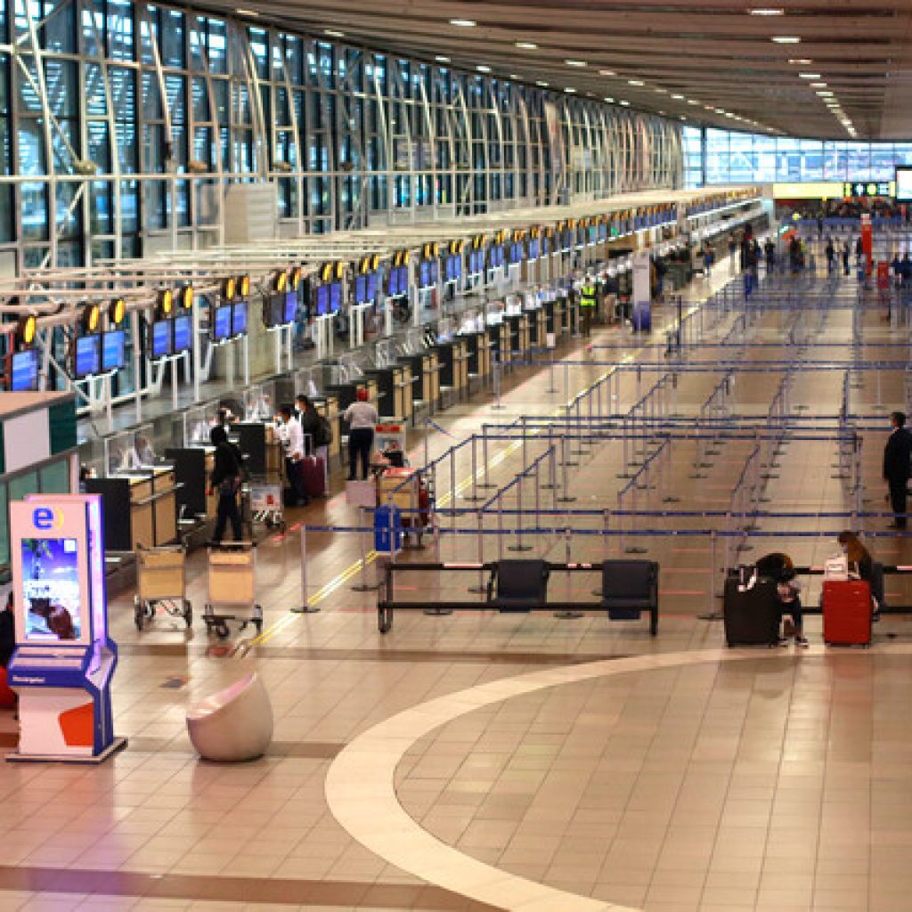 EEUU restringe los vuelos desde India a partir del 4 de mayo