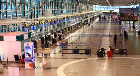 EEUU restringe los vuelos desde India a partir del 4 de mayo