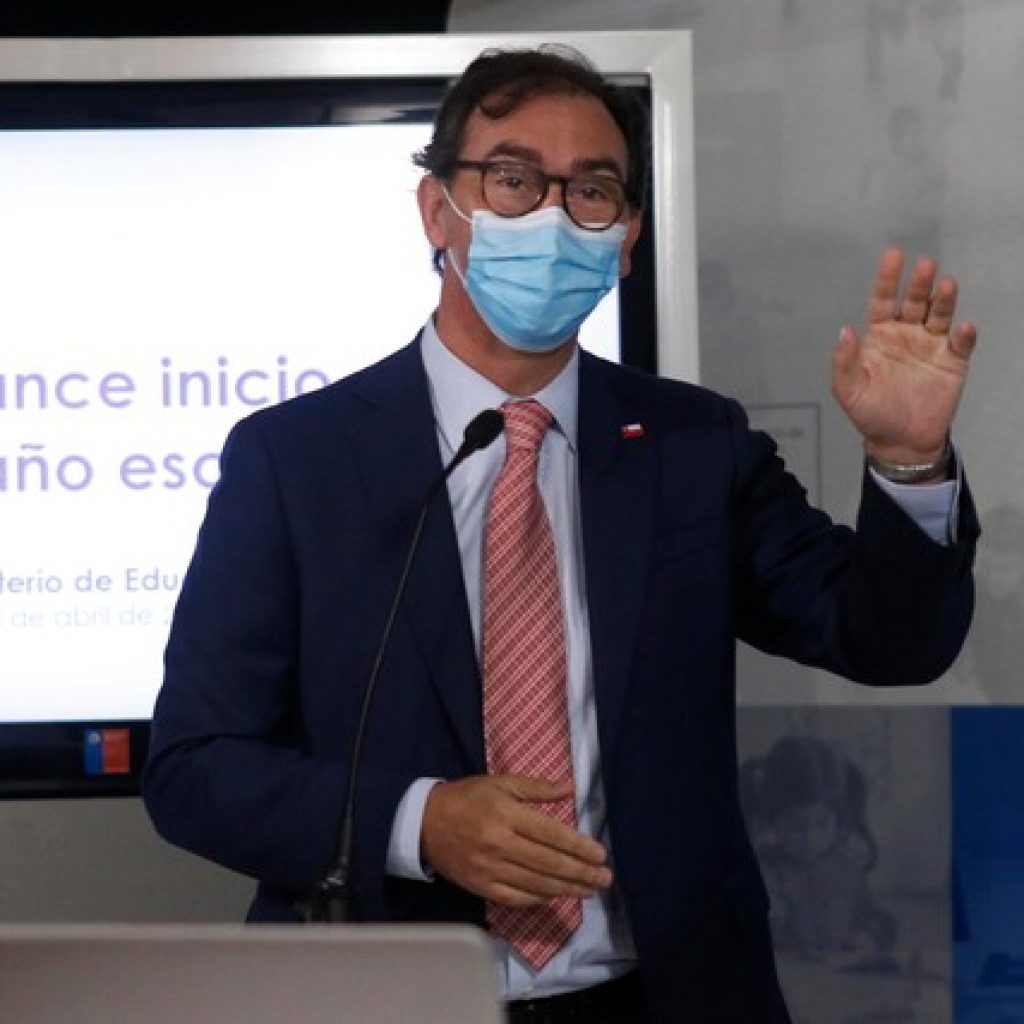 Anuncian adjudicación de $7 mil millones para equipamiento de liceos técnicos