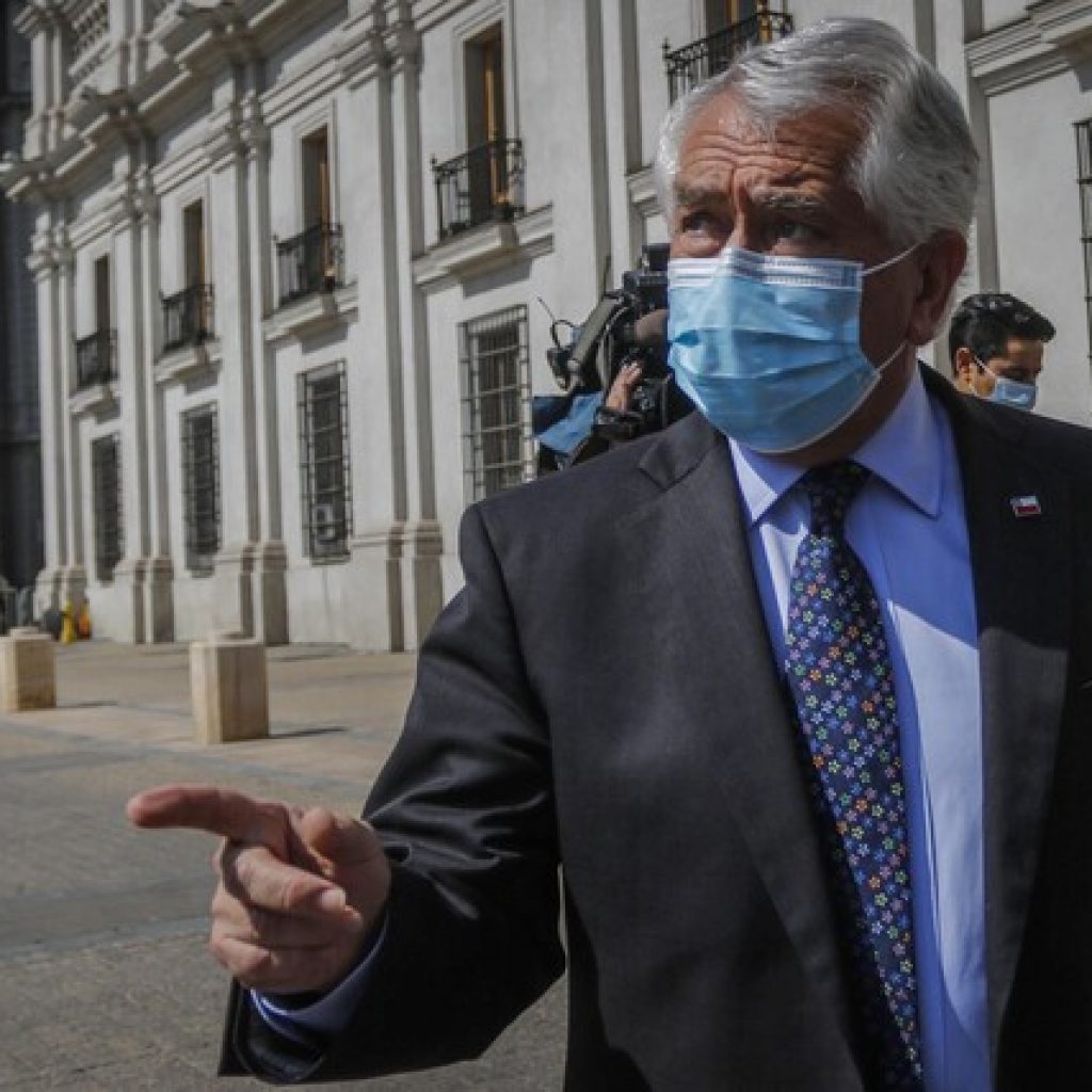 Ministro Paris criticó cuestionamientos por manejo de la pandemia