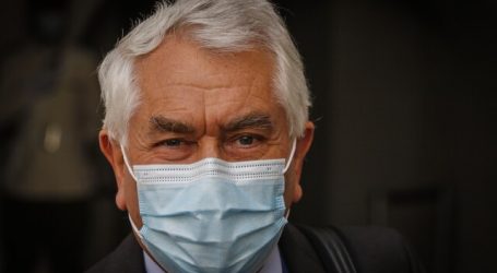 Ministro Paris pidió colaboración al Colmed para conseguir personal UCI