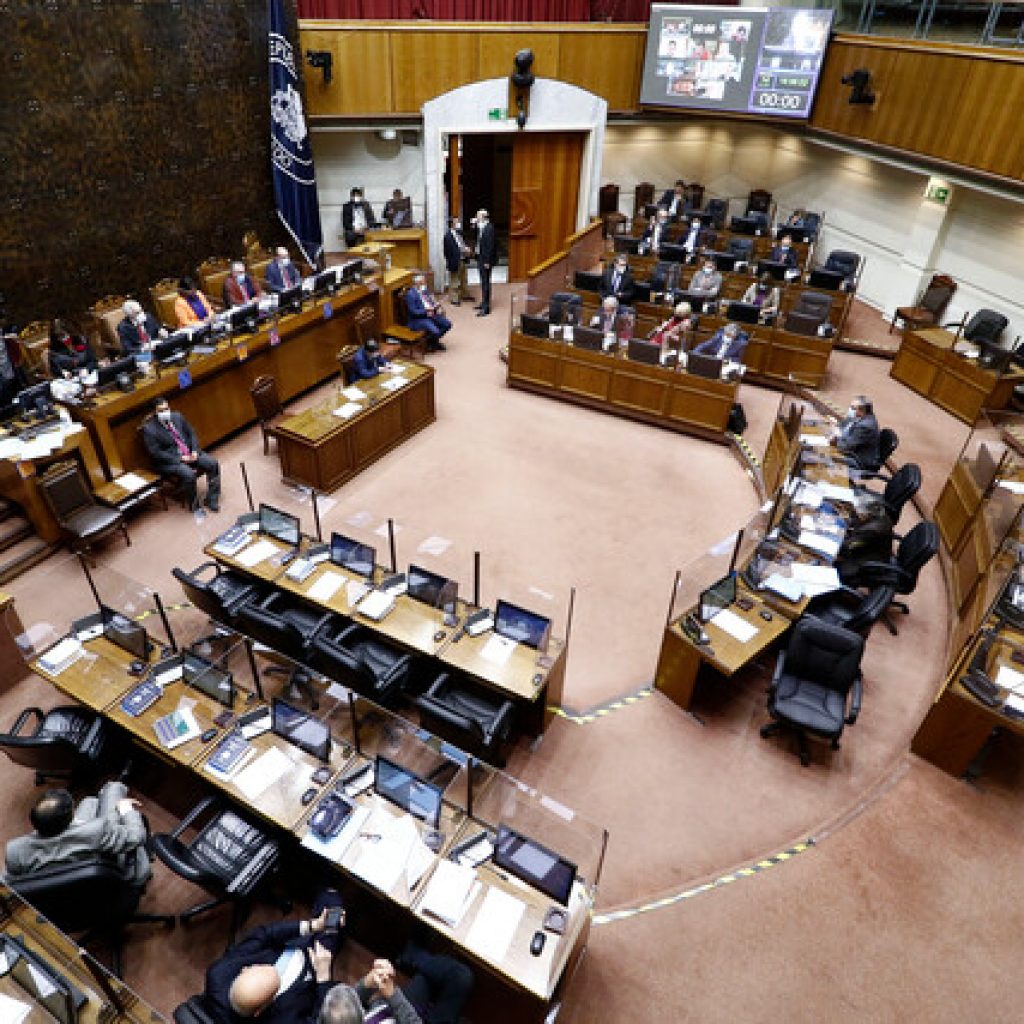 Senado pone en tabla derogación de homosexualidad como causal de divorcio