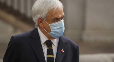 Piñera compara notable éxito científico de vacunas con “grave fracaso” político
