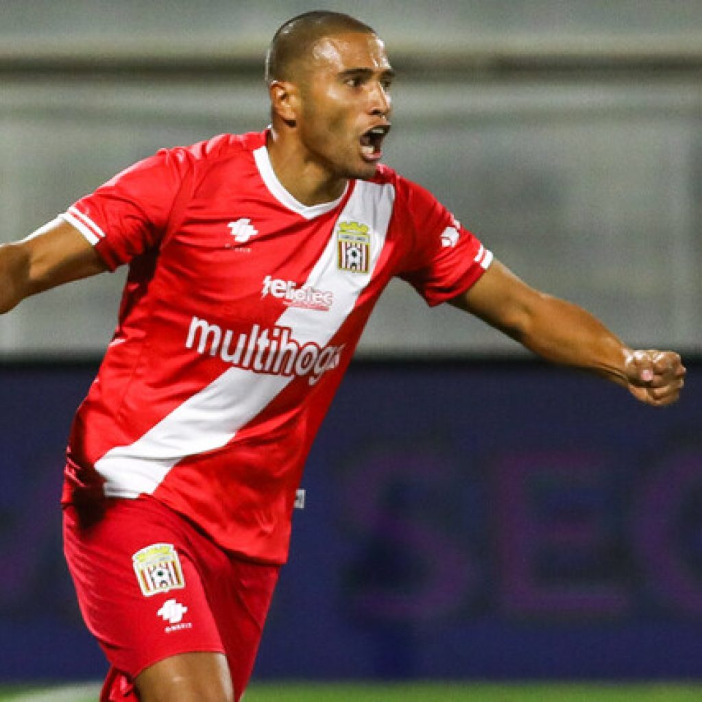 Una UC sin fútbol venció a Curicó Unido con Buonanotte protagonista y es líder