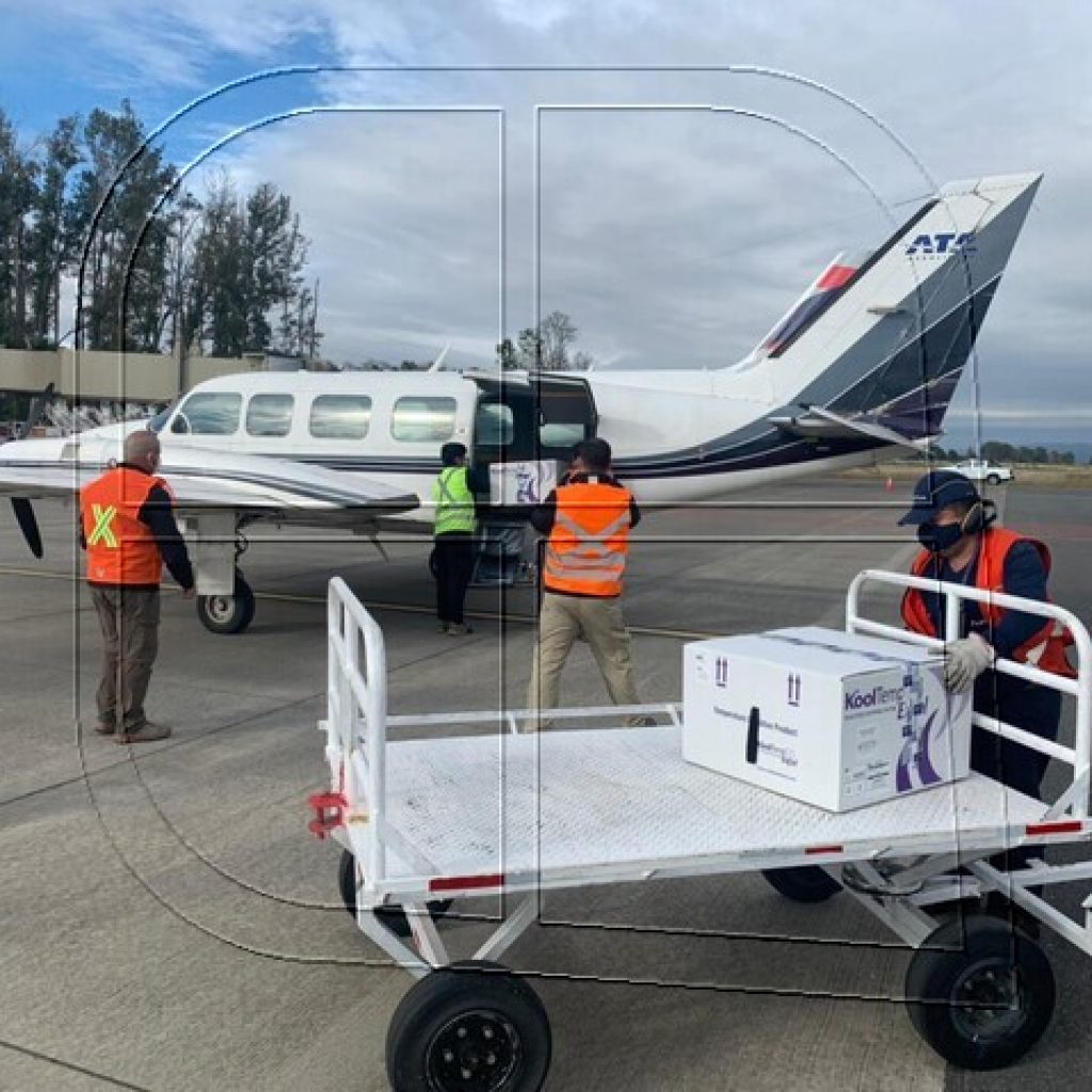 Trasladan 5.800 dosis de vacunas contra el Covid-19 desde Temuco a Valdivia