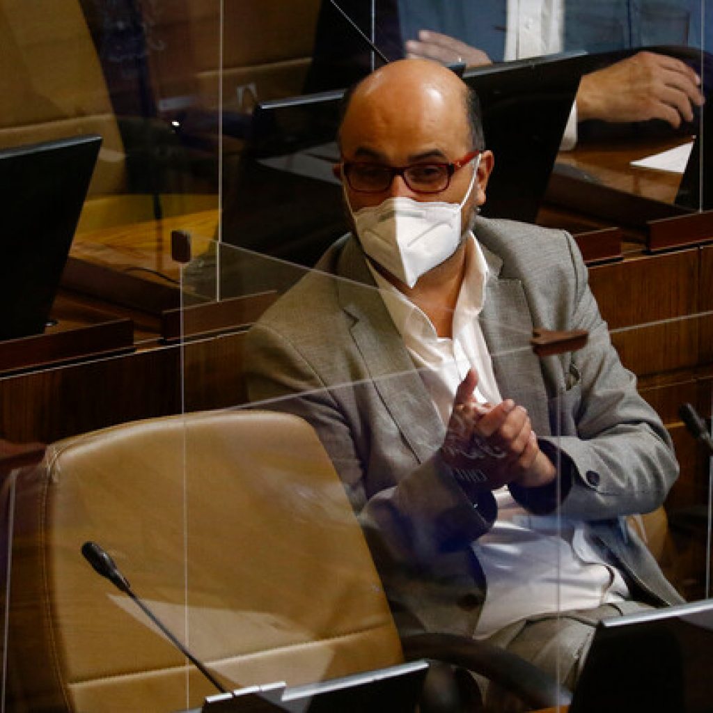 Ilabaca pide despachar con prontitud proyecto de impuesto a los "súper ricos"