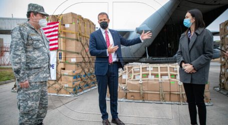 Covid-19: EEUU donó a Chile 87 mil elementos de protección personal