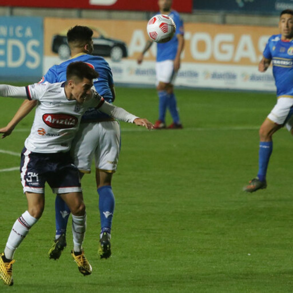 Audax venció con lo justo a Melipilla y es líder exclusivo del Campeonato