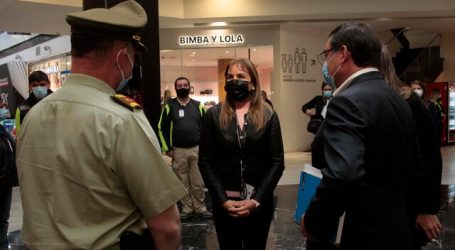 Autoridades fiscalizan apertura del Mall Parque Arauco en Las Condes