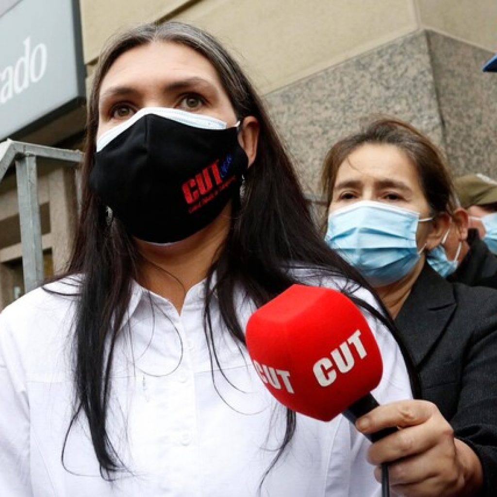 Carabineros detuvo a dirigentes sociales que intentaban llegar a La Moneda