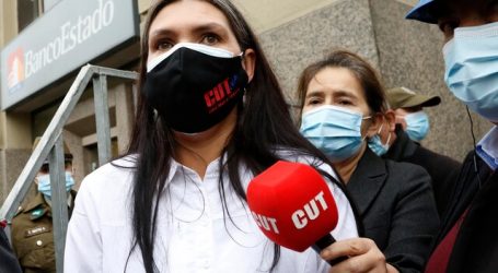 Carabineros detuvo a dirigentes sociales que intentaban llegar a La Moneda