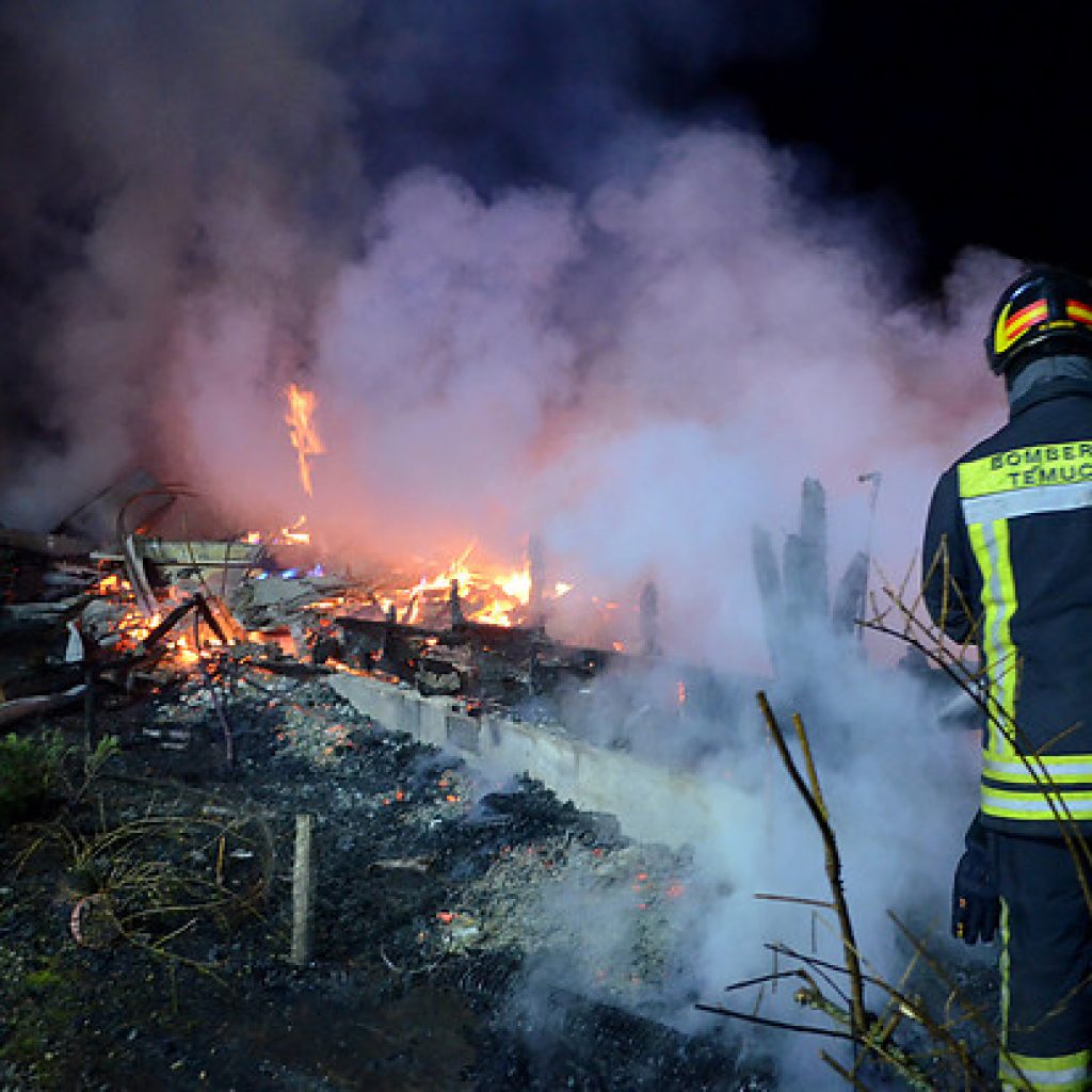 Incendio consumió iglesia católica en la Región de La Araucanía