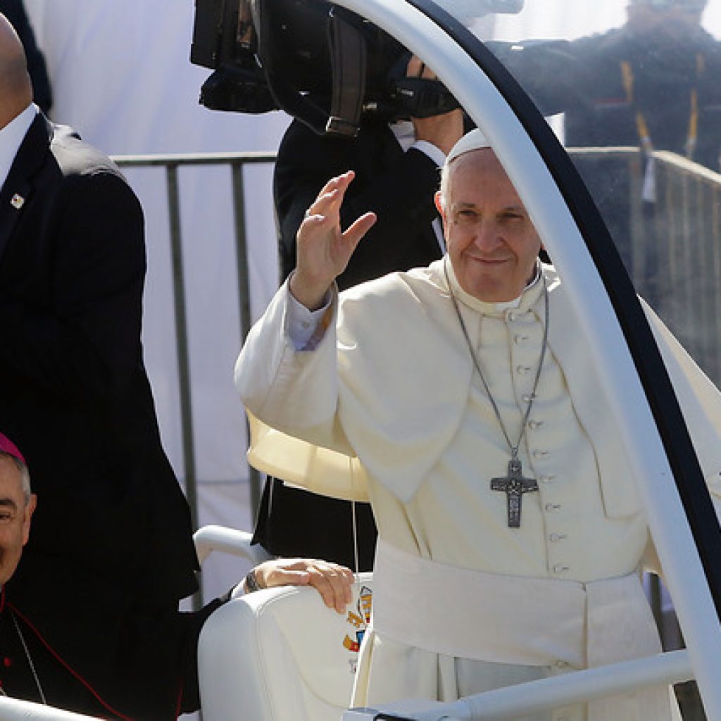 El Papa da el pésame a la Reina Isabel II por la muerte del príncipe Felipe