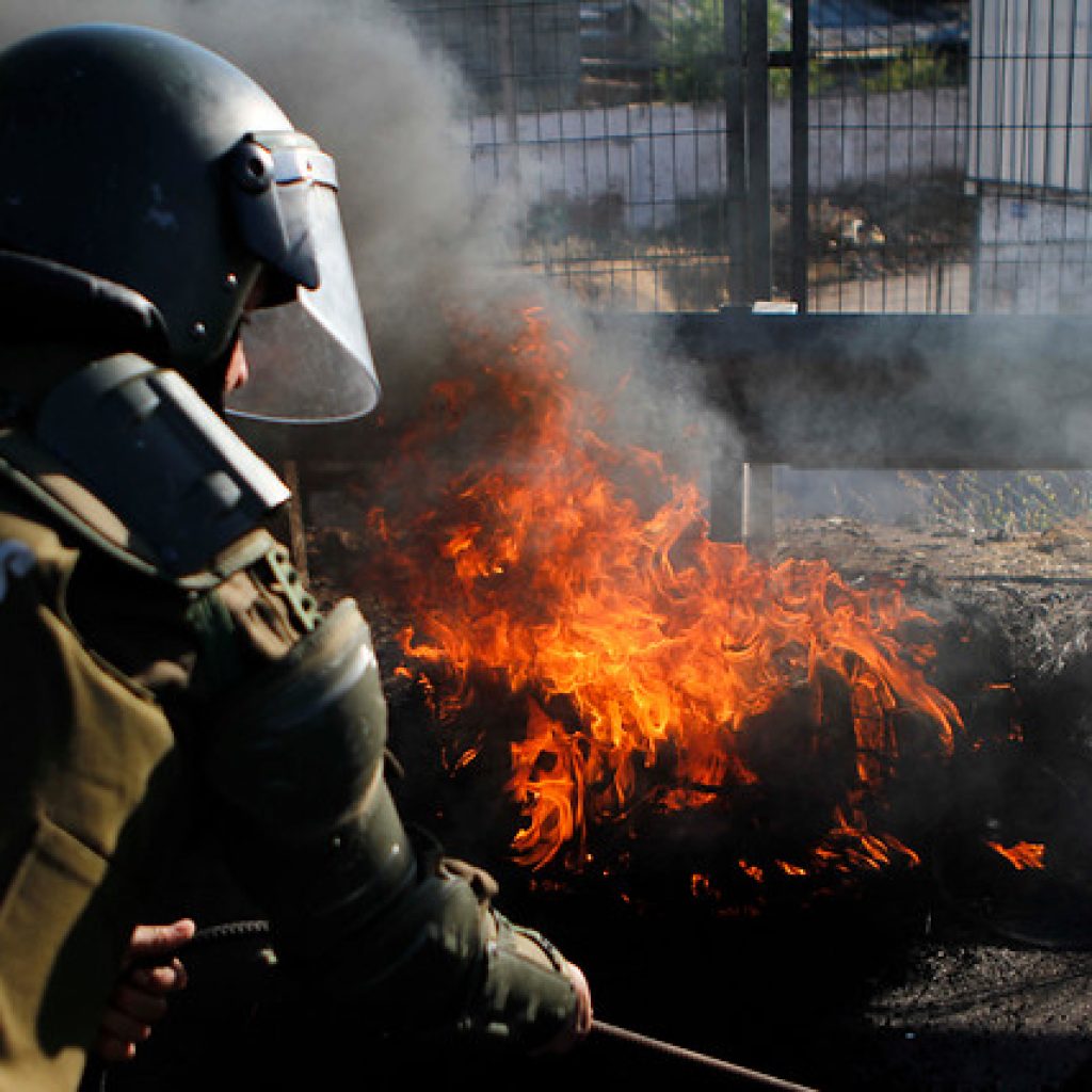 Sujetos prendieron barricadas esta mañana en la comuna de Estación Central
