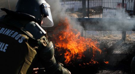 Sujetos prendieron barricadas esta mañana en la comuna de Estación Central