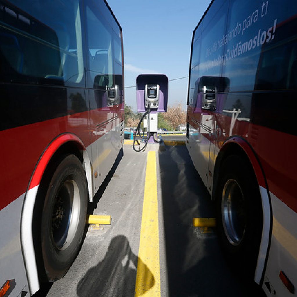 Transantiago: Adjudican nuevos buses por costos 70% más caros que actual flota