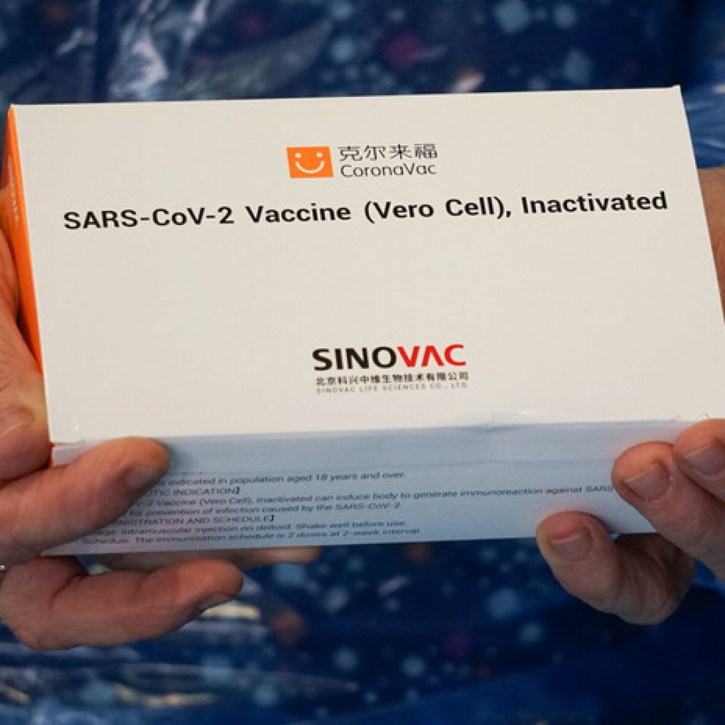 China aboga por suspender las patentes de las vacunas contra el coronavirus